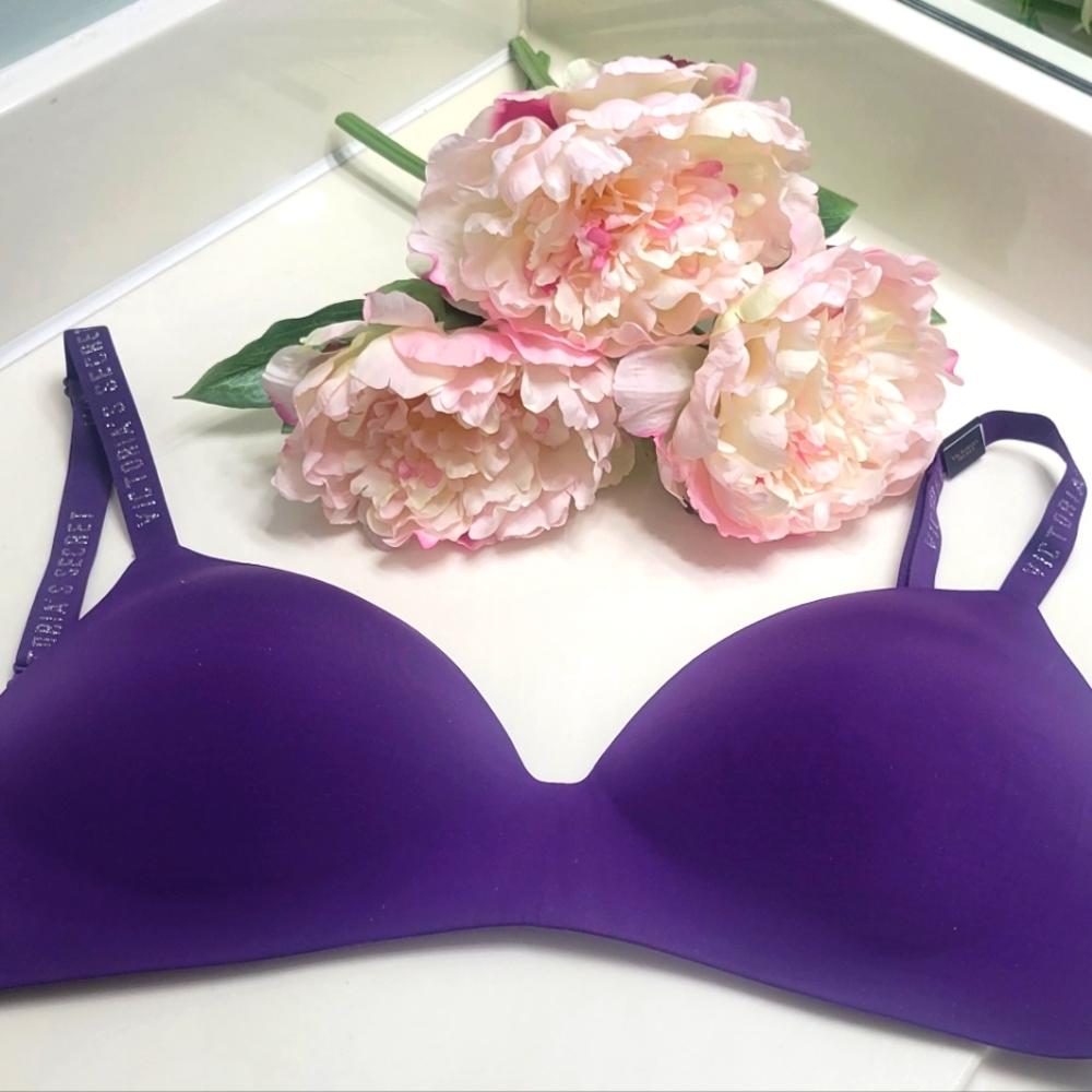 Victoria's Secret lightly lined bra
